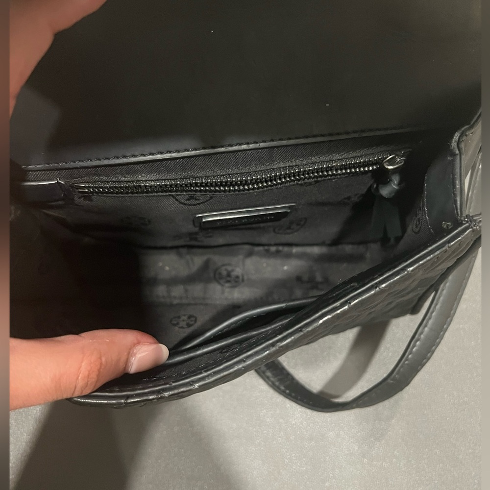 Tory Burch Black Matte Fleming Convertible Bag - Picture 9 of 10